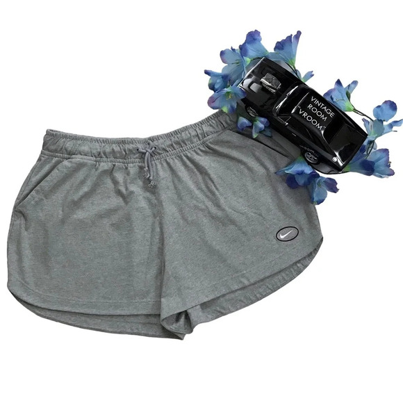 Nike NWT Performance Shorts Women 1X - Picture 1 of 9